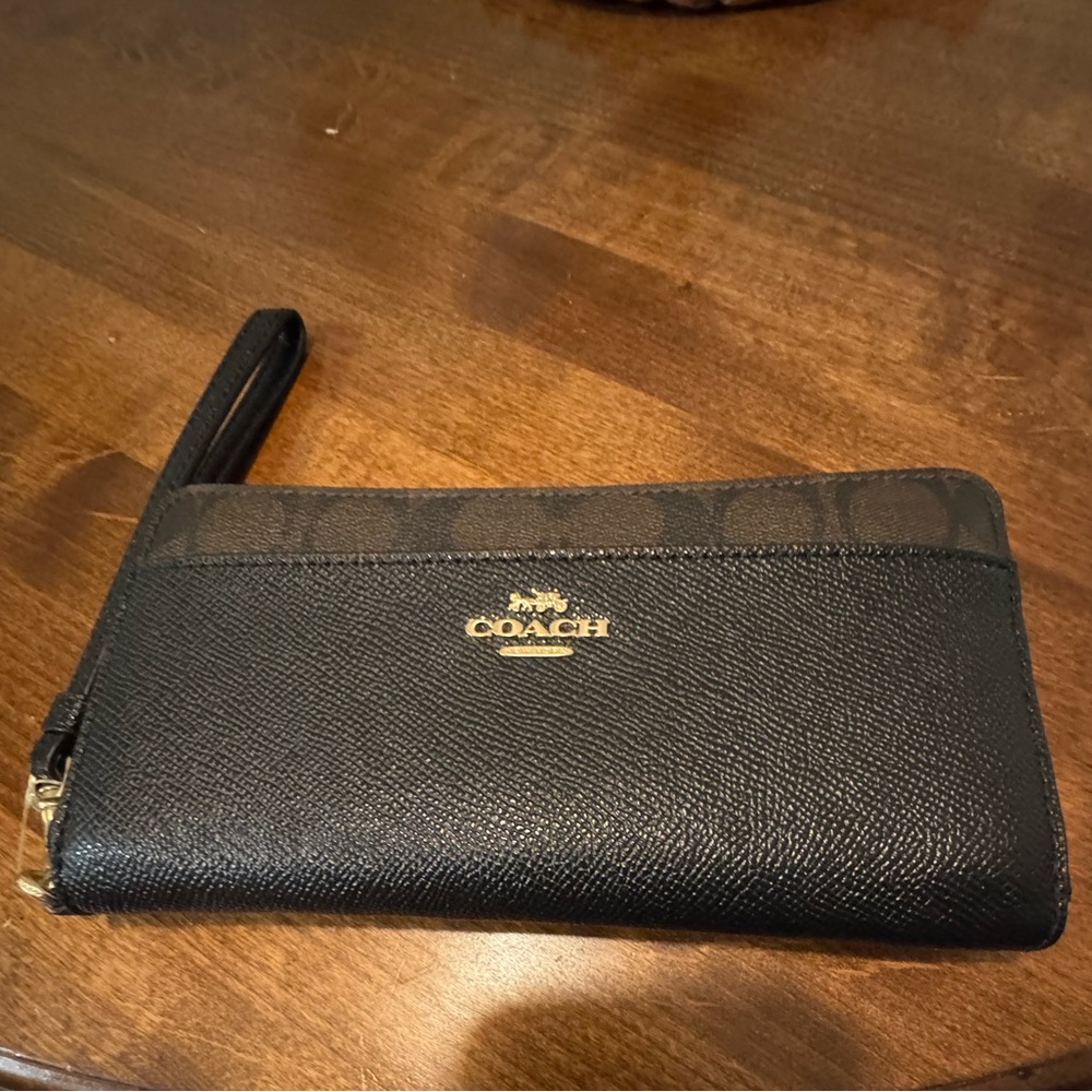 Coach Black and Brown Leather Wallet/Wristlet